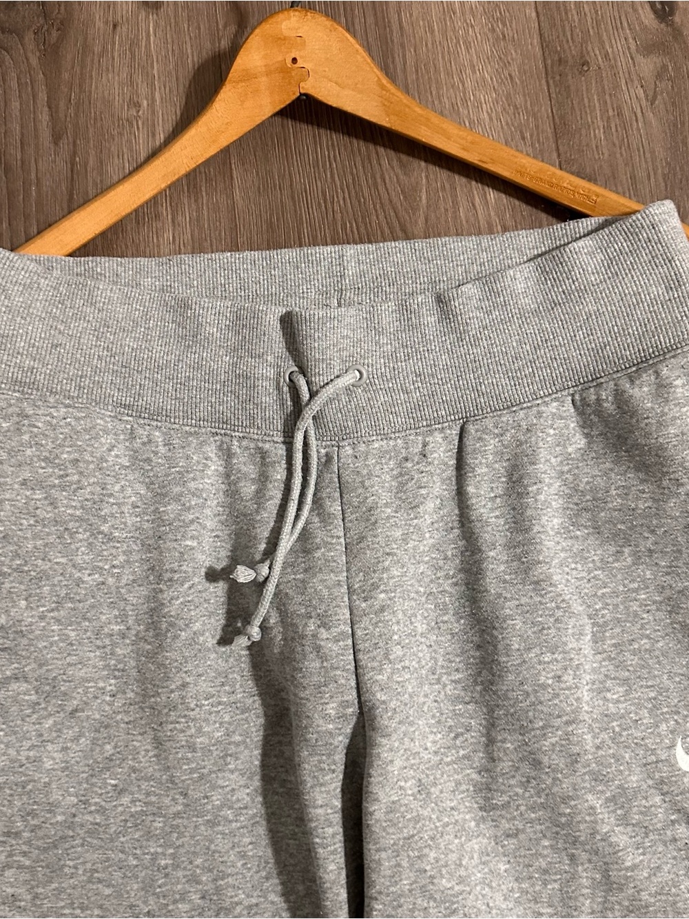 Nike Gray Joggers Women’s Sweatpants Drawstring Pockets - Picture 3 of 10